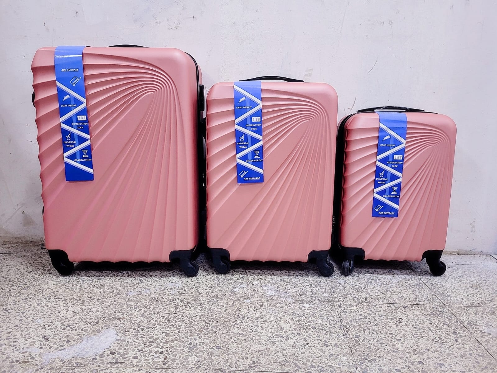 Set de tres maletas ruedas 360/ sistema