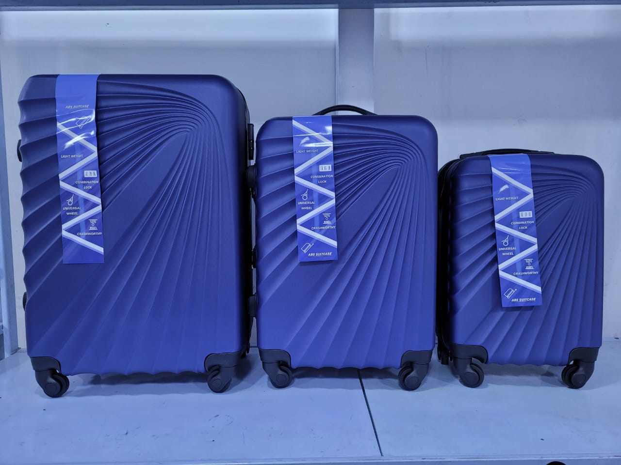 Set de tres maletas ruedas 360/ sistema