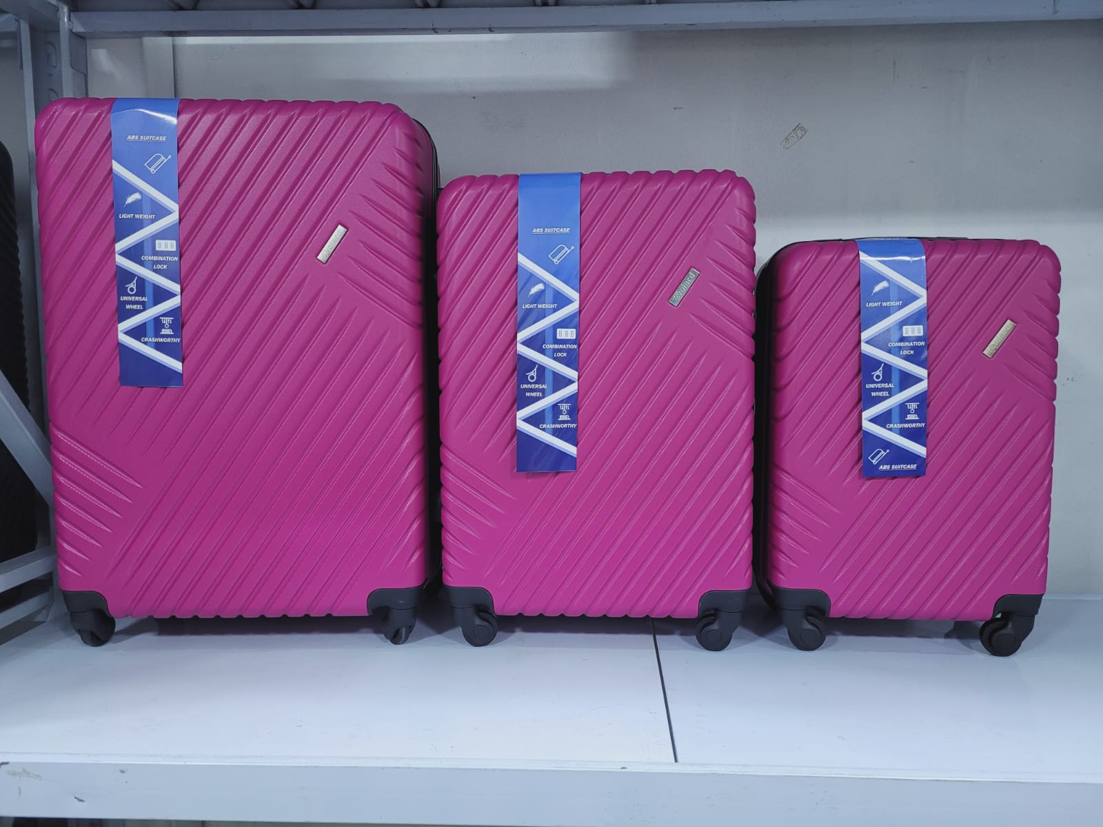 Set de tres maletas ruedas 360/ sistema