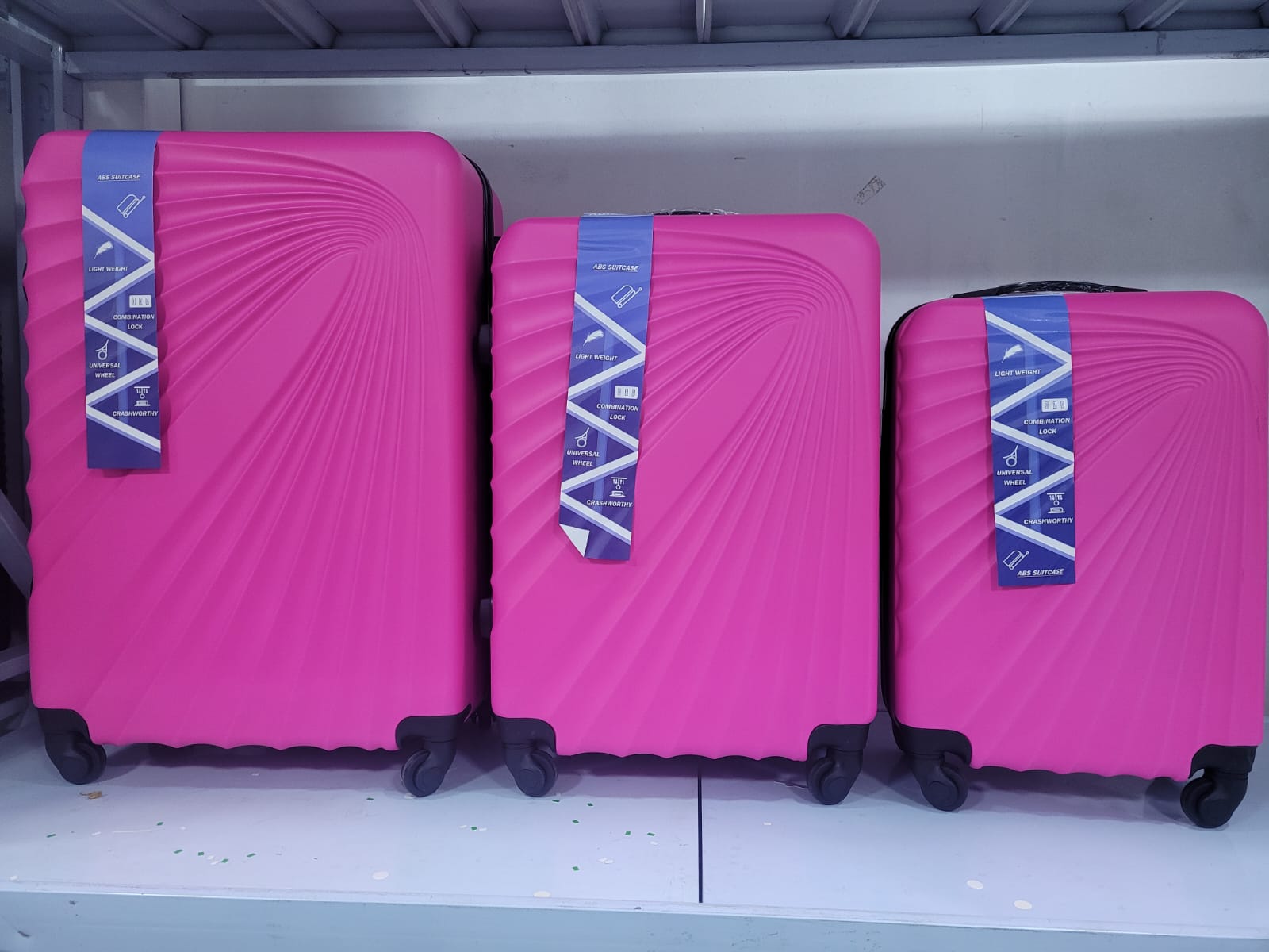 Set de tres maletas ruedas 360/ sistema
