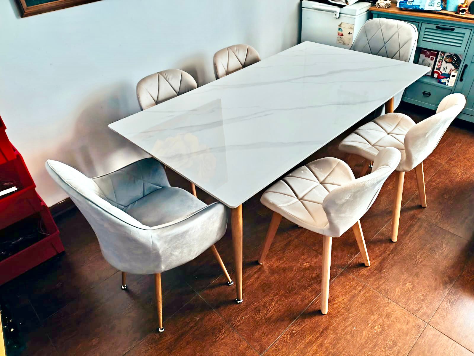 MESA MARMOL 120X80CM + 4 SILLAS FELPA + 2 SITIALES FELPA